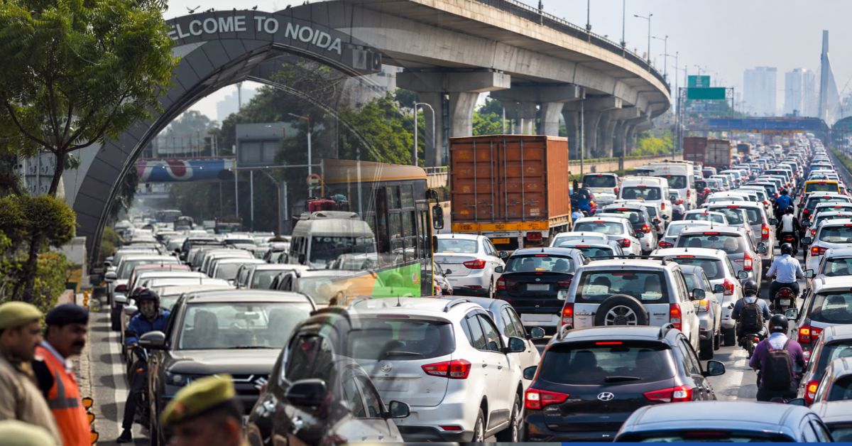 Noida Traffic: महामाया फ्लाईओवर से DND तक जाम, रोजाना लाखों यात्रियों की परेशानी