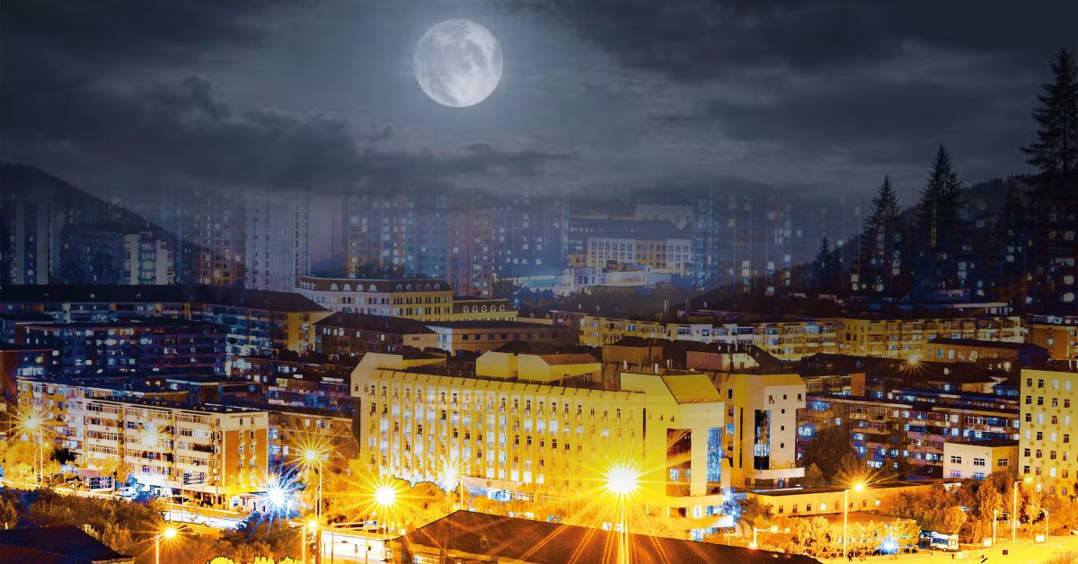 चांदनी रातें क्यों लगती हैं फीकी? जानिए लाइट पॉल्यूशन और बदलते वातावरण का असर