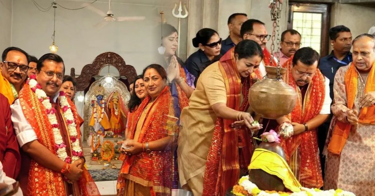 बंगाल जीत के बाद BJP नेताओं ने मां काली के चरणों में टेका माथा, बोले—यह बदलाव और विकास की शुरुआत
